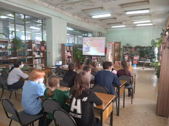 «Маленькие стойкие мужчины, девочки достойные поэм»...