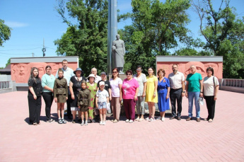 "Давно закончилась война"